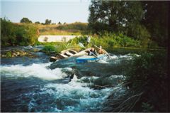 07_09_2002_Осетр_порожек в Радушино_Саня и Федя_1_заход